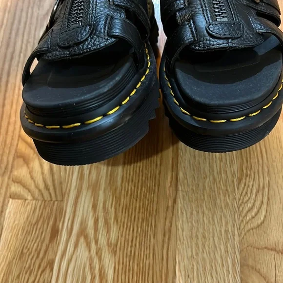 New Dr Marten Olson Sandals Black size 7 NEW - Picture 11 of 14